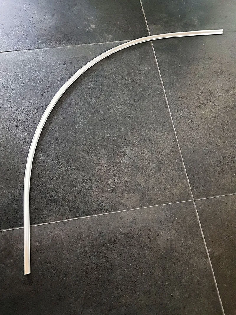 Schwallprofil Aluminium gebogen – 15 × 8 mm, Radius 500/550 mm, 2 Farben, Art.Nr. 8881/8882