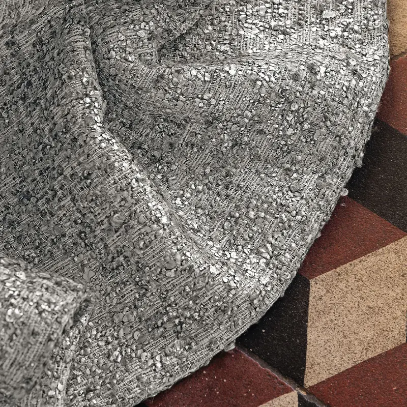 One of a Kind – edler Bouclé Jacquard Vorhang nach Maß Metallic Silber Glanz mit raffiniertem Design