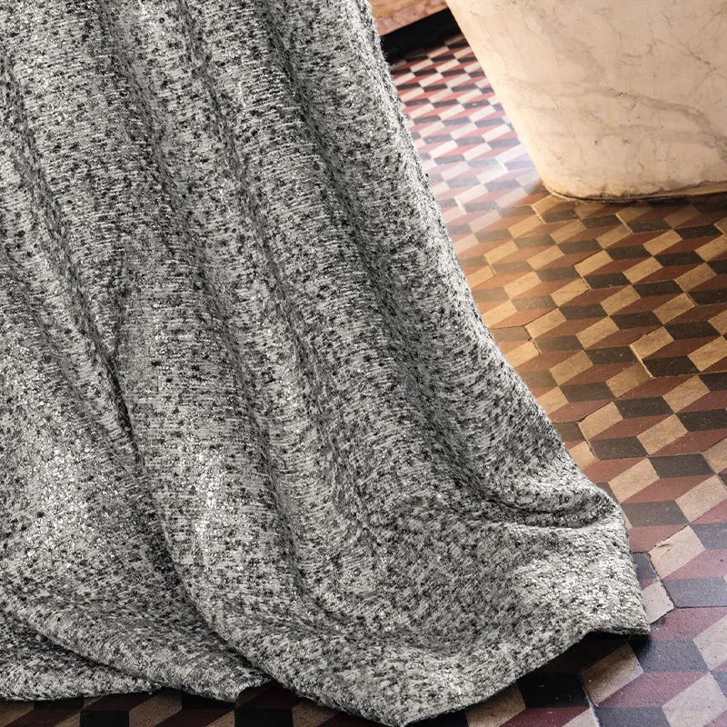 One of a Kind – edler Bouclé Jacquard Vorhang nach Maß Metallic Silber Glanz mit raffiniertem Design
