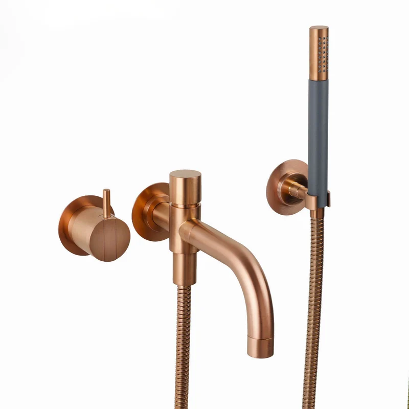 Vola Badewannenarmatur mit Handbrause 2141DT8