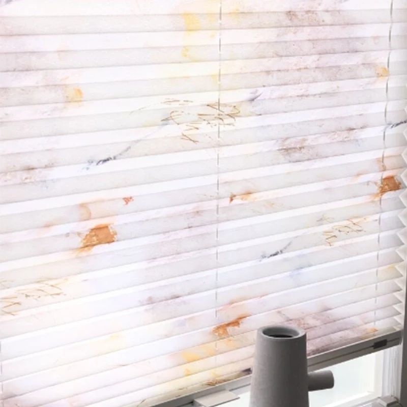 Float – gemustertes Design-Plissee nach Maß mit expressiven Pinselstrichen