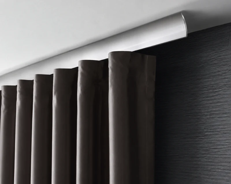 Interstil W1 – hochwertige Design-Wellenvorhangschiene 1-läufig zur Deckenmontage