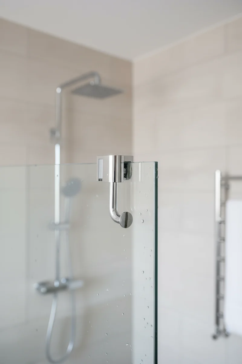 Smedbo Sideline Haken – zum Einhängen an Duschglas 5–10 mm, Chrom glänzend, Art.Nr. DK3111