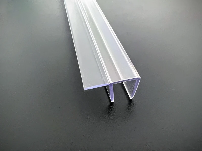 Polycarbonat-Überlappungsdichtung – 90°-Lippe, glasklar, Art.Nr. S004