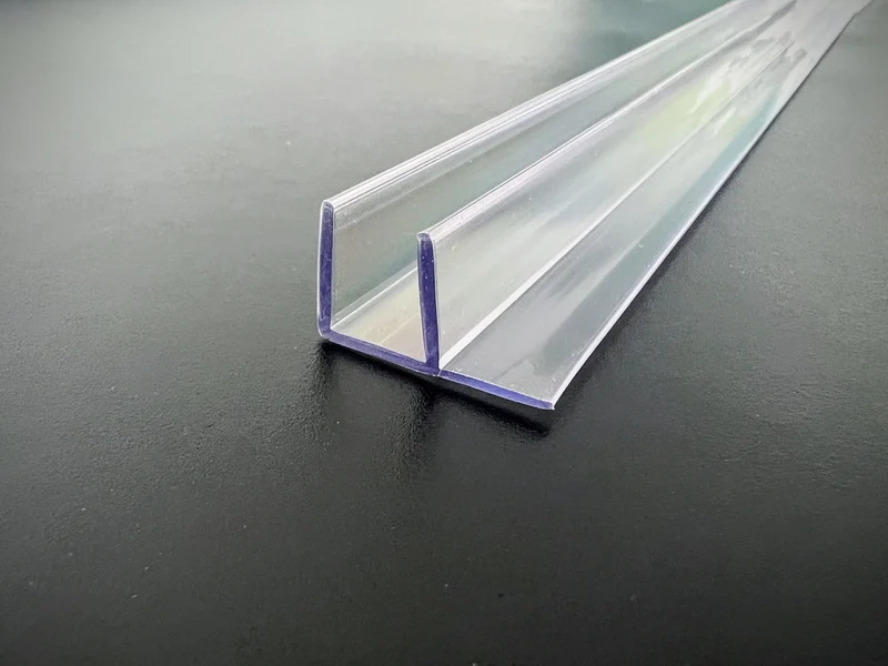Polycarbonat-Überlappungsdichtung – 90°-Lippe, glasklar, Art.Nr. S004