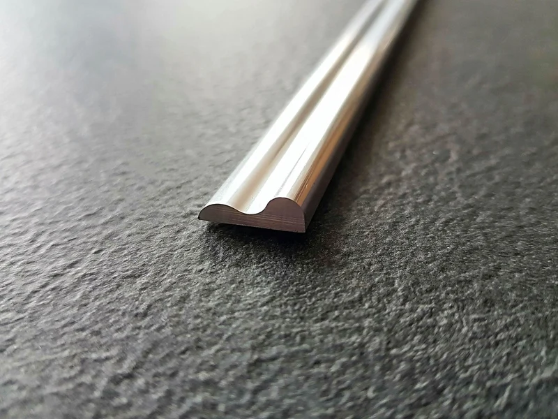 Geschwungenes Schwallprofil – Alu 15 × 6 mm, silber matt, Art.Nr. 2967