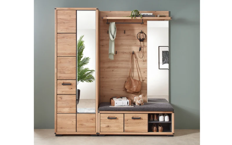 Bank Genua Garderobe