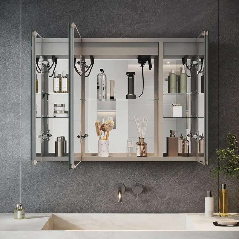 SONNI LED Spiegelschrank Bad mit Bluetooth 80x60 cm, 3 Türen Spiegelschrank mit Anti-Beschlag, Steckdose, 3 Lichtfarben, Dimmbar, Aluminum, IP44 Wasserciht