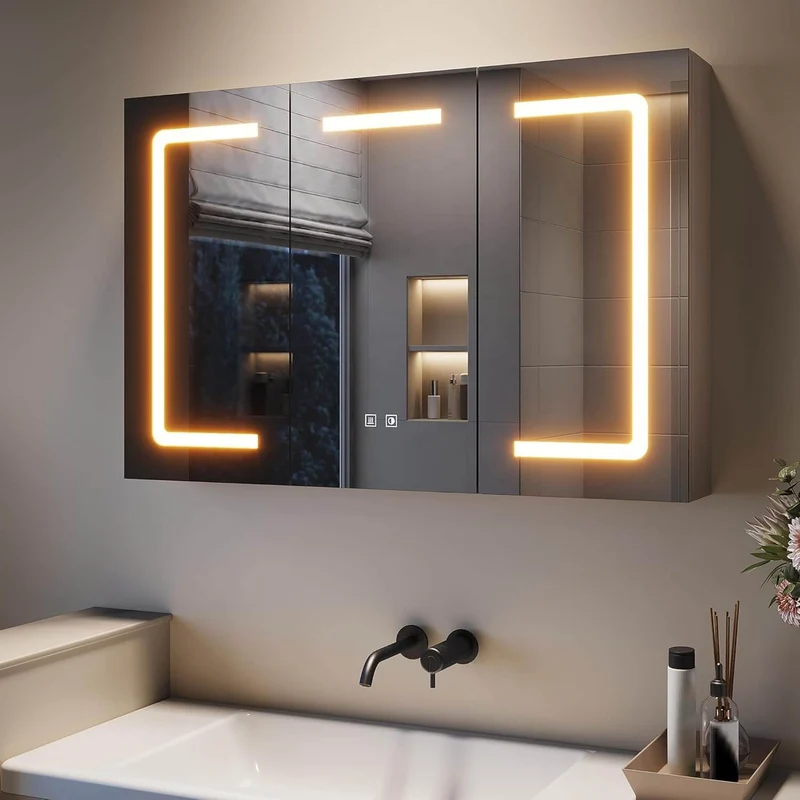 SONNI 3 Türiger Spiegelschrank Bad mit Beleuchtung LED Badezimmer Spiegelschrank mit Anti-Beschlag, Steckdose, 3 Lichtfarben, Dimmbar, Vollständig Montiert