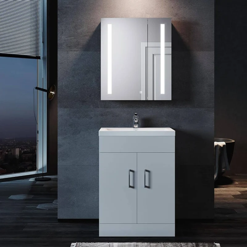 SONNI Bad mit Beleuchtung 60 cm breit Edelstahl Badezimmer-Spiegelschrank mit Beleuchtung und Steckdose Touchschalter Kabelloses Scharnier Design
