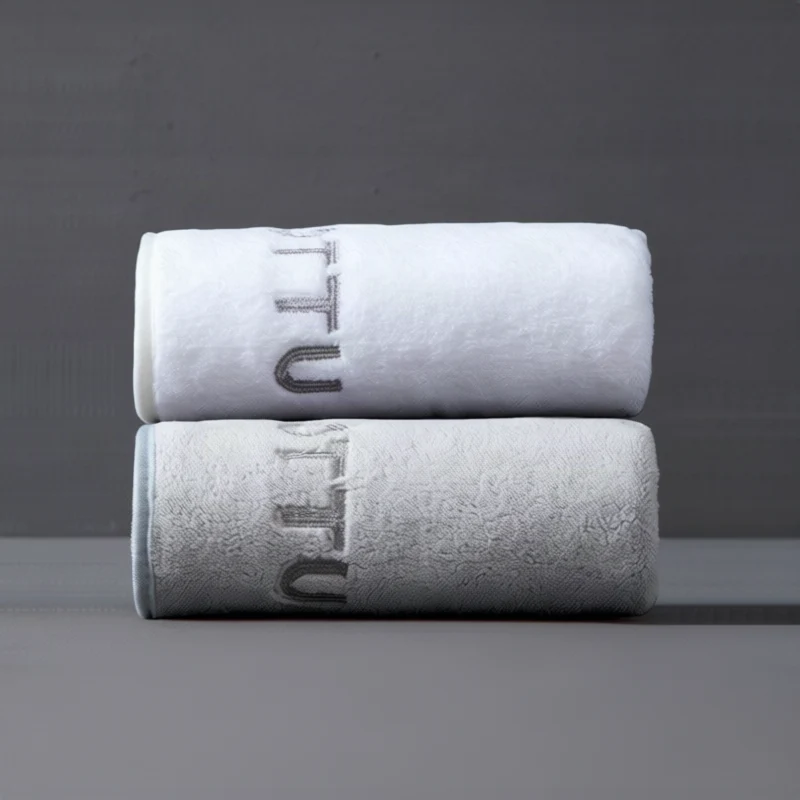 Sports towel made of coral fleece, quick-drying