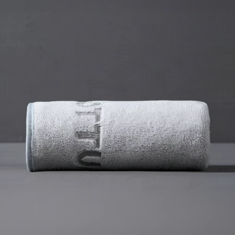 Sports towel made of coral fleece, quick-drying