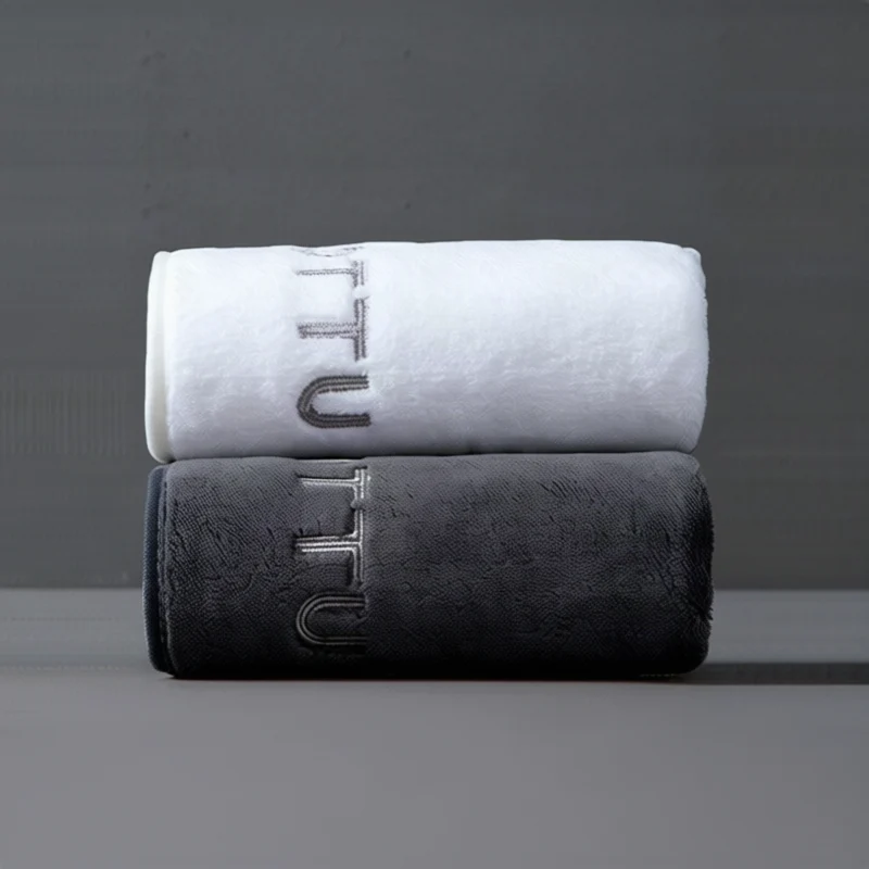 Sports towel made of coral fleece, quick-drying