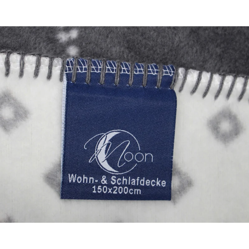 Moon Luxus Kuscheldecke grau weiß Wolldecke 150x200 Winter Hirsch