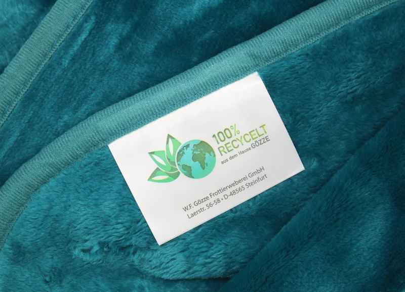 Gözze Kuscheldecke aus 100 % recycelten PET-Flaschen 150x200 Wohndecke
