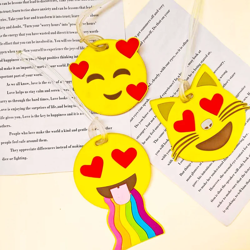 Unisex Bag Tag i Emojidesign Luvikno