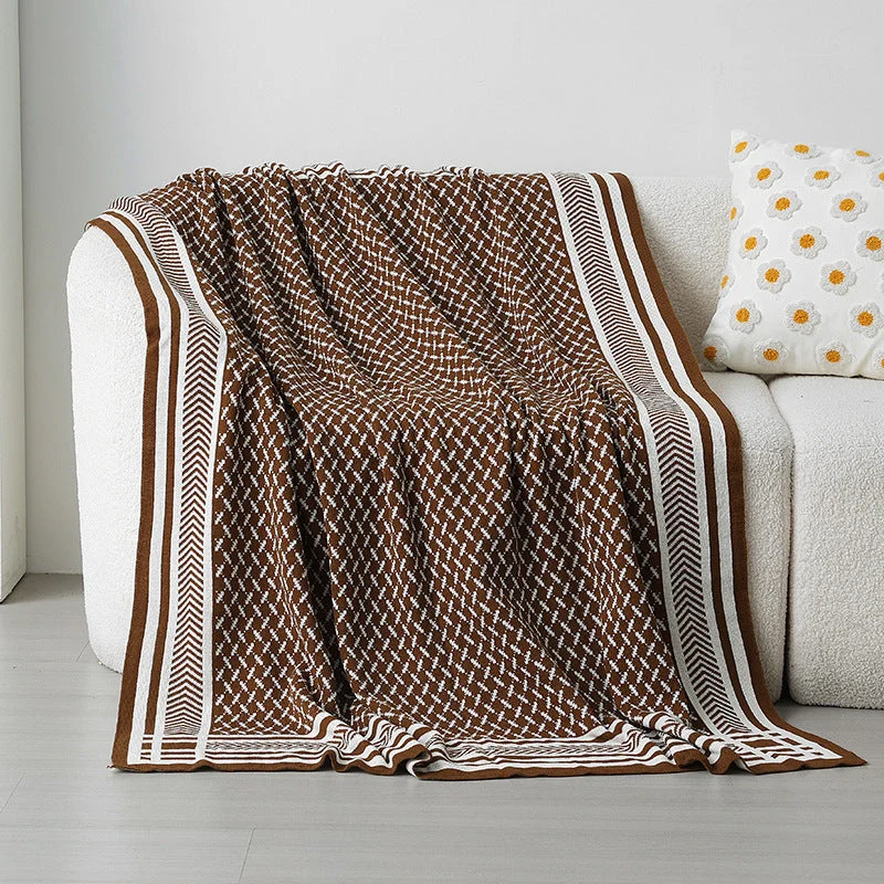 Kvinnelig Elegant Snuggle Blanket laget av Myk Strikk med Geometrisk Mønster Luvikno