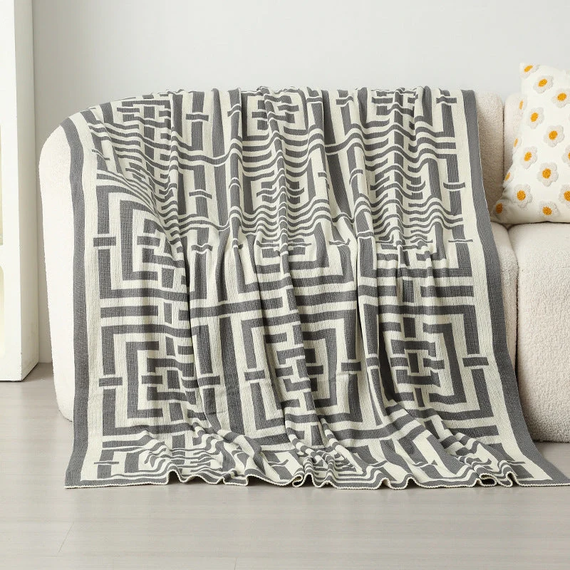 Kvinnens dekorative komfortteppe i moderne geometrisk design Luvikno