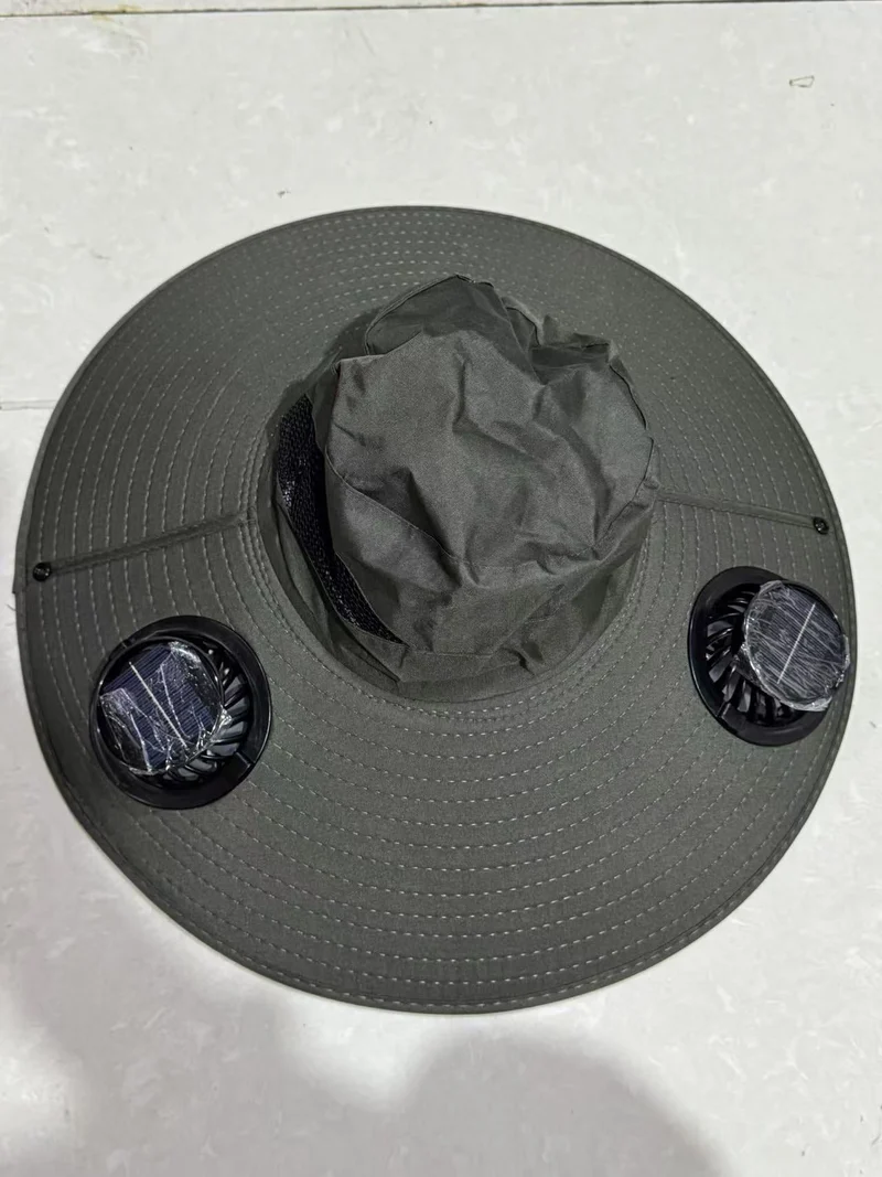 Solhatt med doble USB-vifter, pustende mesh og justerbar hakestrikk Luvikno