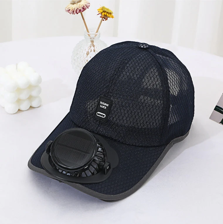 Ventilert baseball cap med integrert solfan i visiret og pustende nett Luvikno
