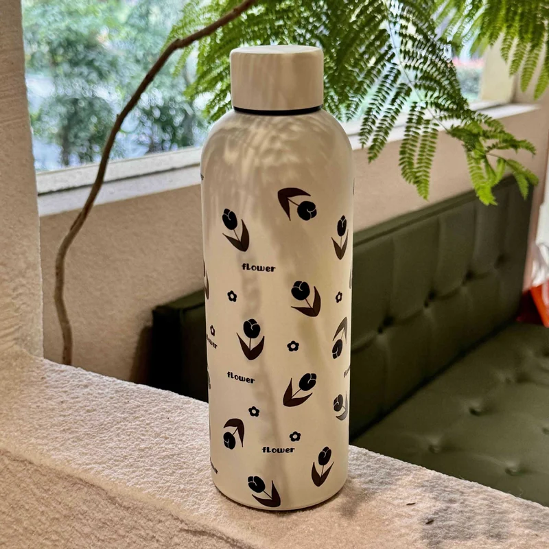 Damen Isoliertrinkflasche mit elegantem Blumendesign Luvikno