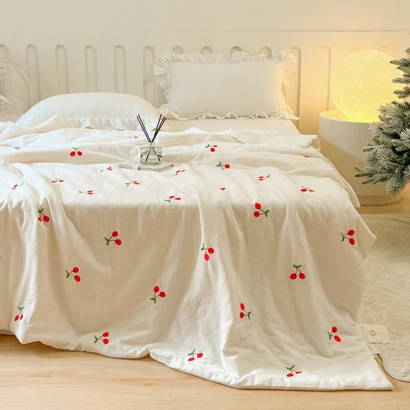 Kvinne lett og pustende quilt med delikate blomster mønstre Luvikno