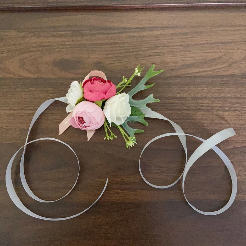 Elegant Floral Hair Corsage