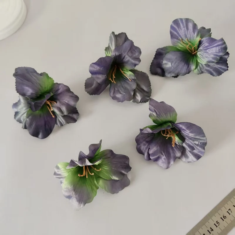 Elegant Floral Hair Accessory
