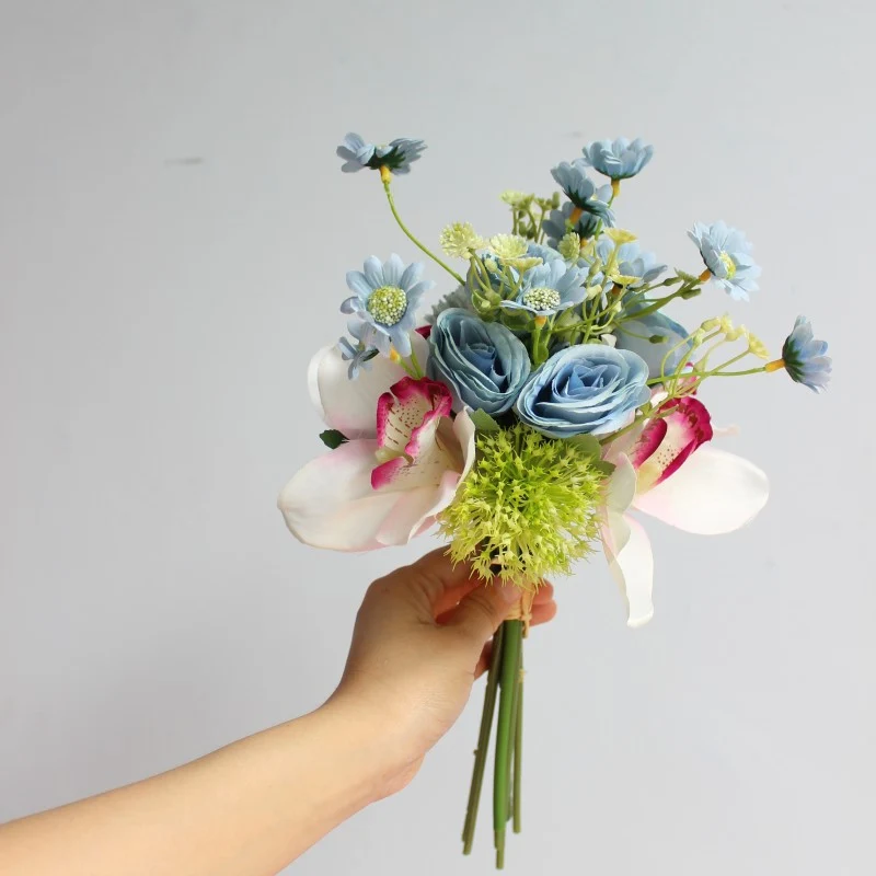 Elegant Floral Bridal Bouquet