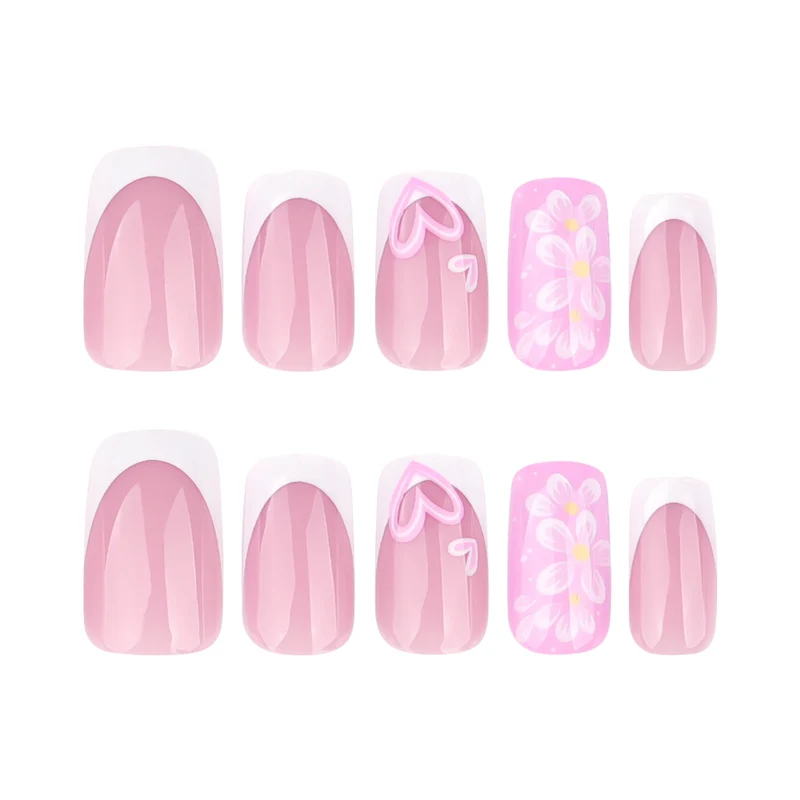 Premium Nageldesign mit Blumenmotiven Karnz