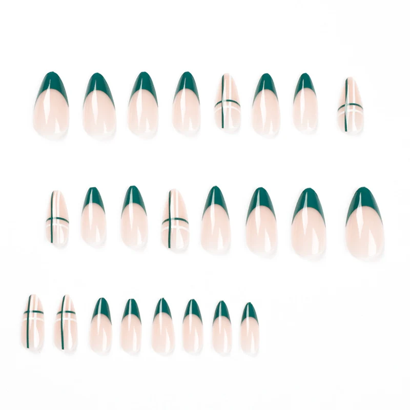 Kunstvolle Nailart mit modernem Geometrie-Design Karnz