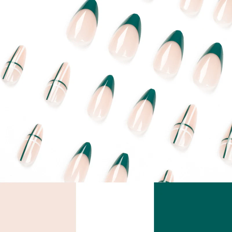 Kunstvolle Nailart mit modernem Geometrie-Design Karnz