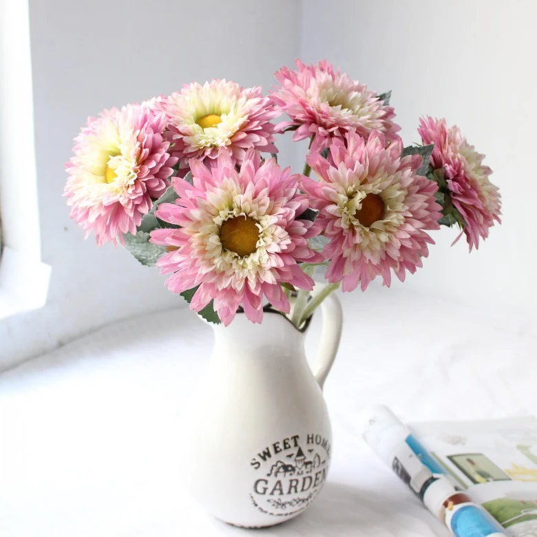 Lifelike Daisy Stem