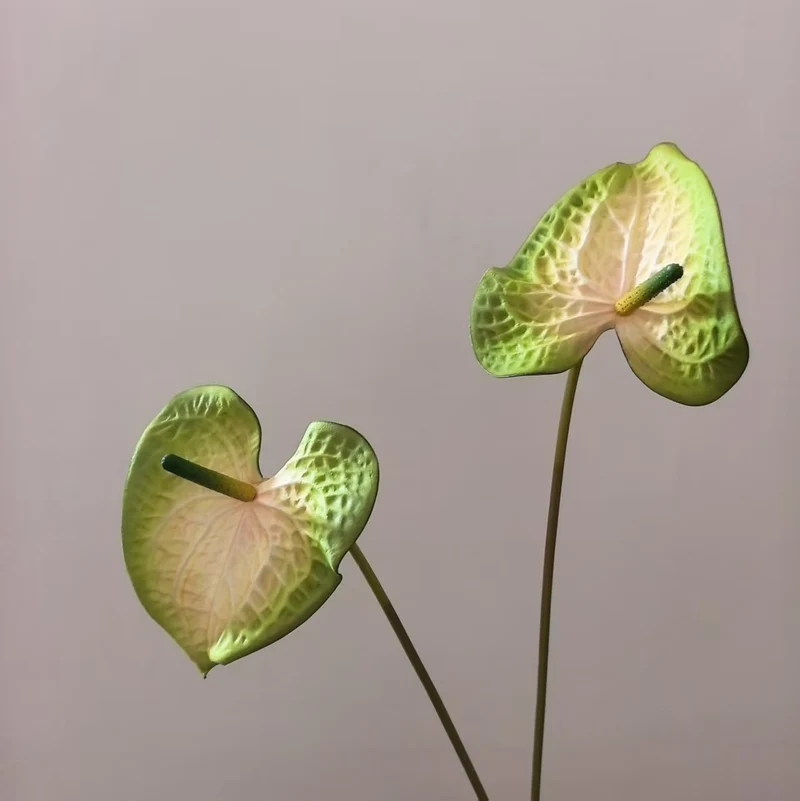 Heart-Shaped Leaf Floral Stand