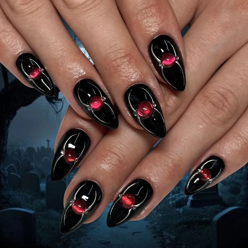 Kunstvolle Nagelverlängerungen mit kreativen Augen-Design Karnz