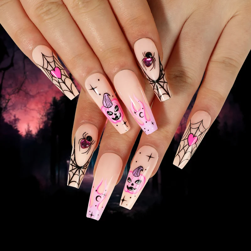 Kunstvolle Nagelverlängerungen mit kreativen Augen-Design Karnz