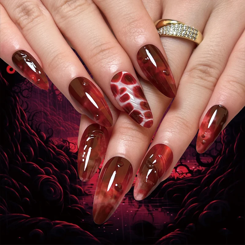 Kunstvolle Nagelverlängerungen mit kreativen Augen-Design Karnz