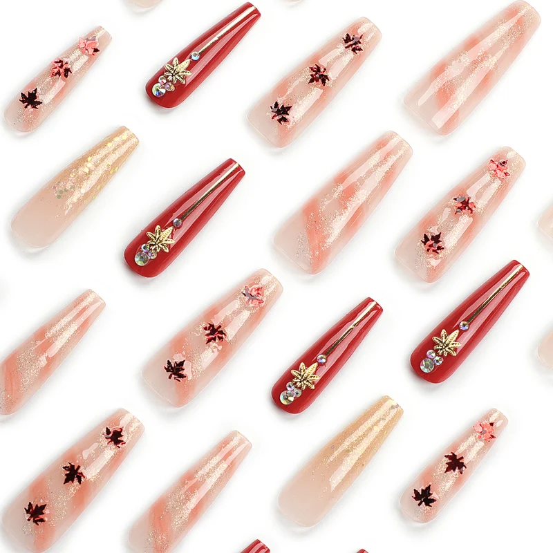 Kunstvolle Nagelverlängerungen mit Herbstmotiven Karnz
