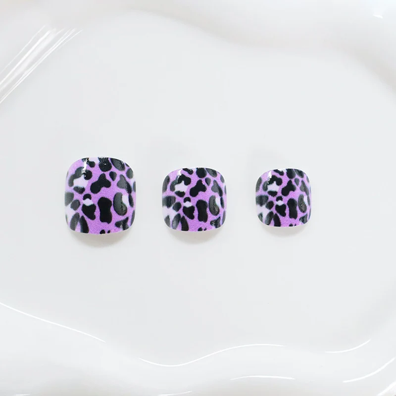 Stylische Leopardenmuster Nagelwickel Karnz