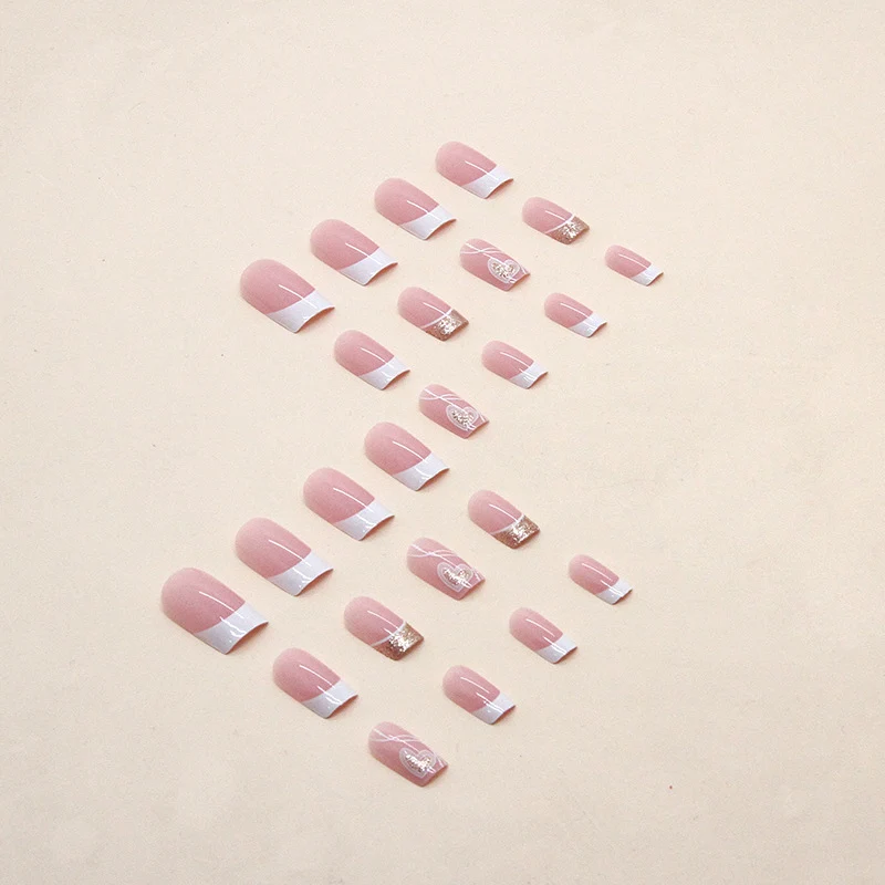 Romantische Herz-Design Nagelverlängerungen Karnz