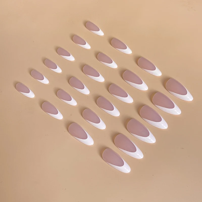 Elegante französische Spitzen-Almond-förmige Nagelverlängerungen Karnz