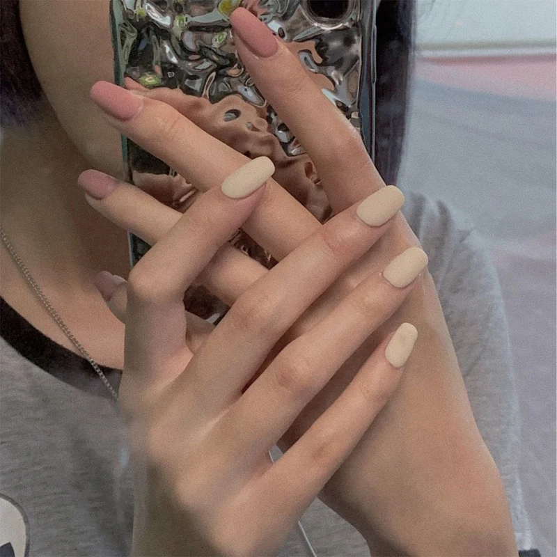 Artful nail extensions with an elegant leaf pattern Stornfield