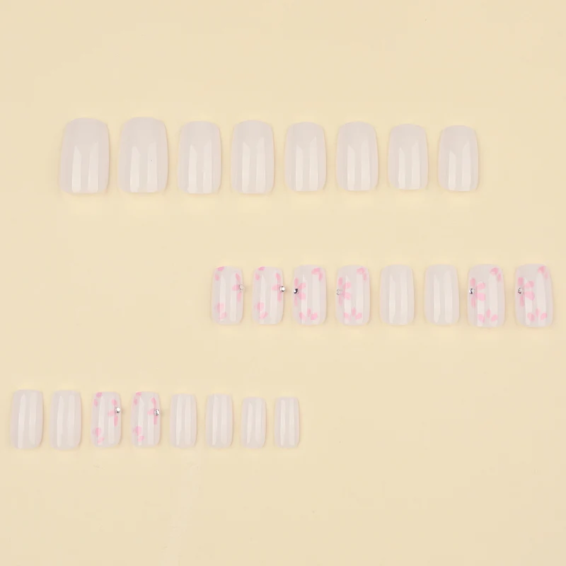 Artful Nail Art with Delicate Flower Patterns Stornfield
