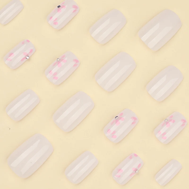 Artful Nail Art with Delicate Flower Patterns Stornfield