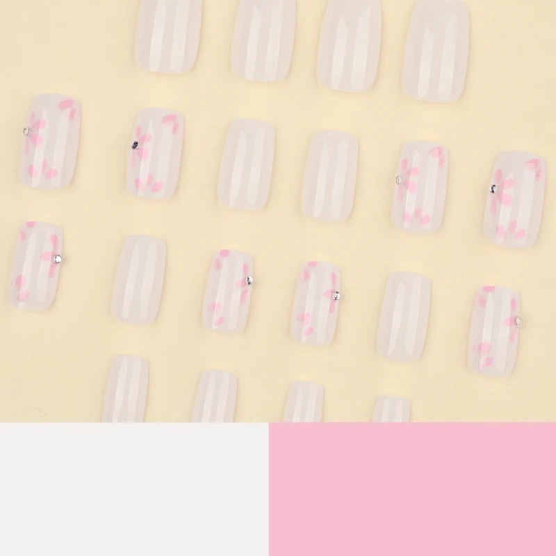 Artful Nail Art with Delicate Flower Patterns Stornfield