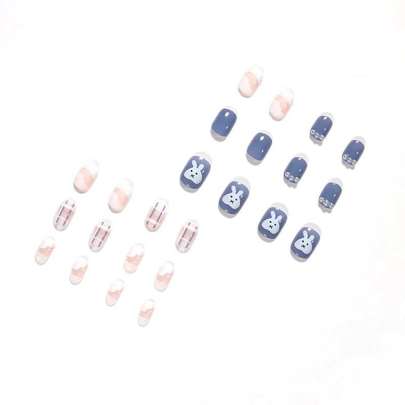 Artful Nail Art with Animal Motif Stornfield
