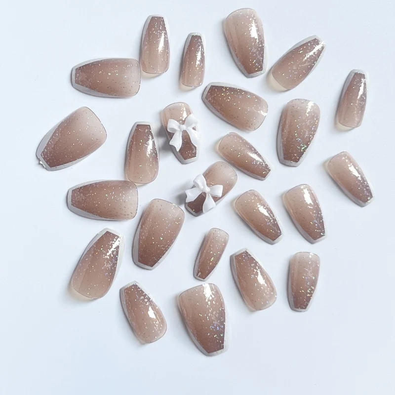 Glamorous Glittery Nail Art Stornfield