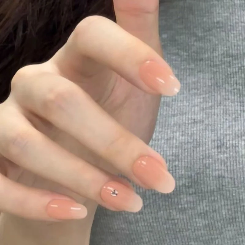 Elegant Almond-Shaped Press-On Nail Extensions Stornfield