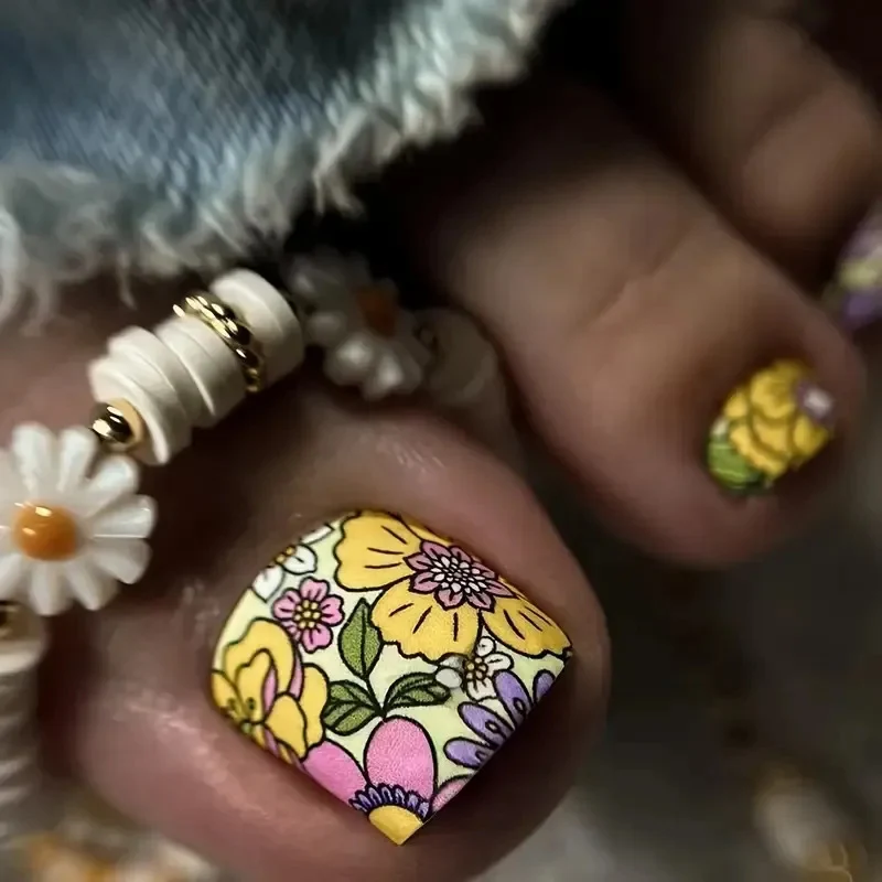 Decorative Floral Nail Art Stornfield