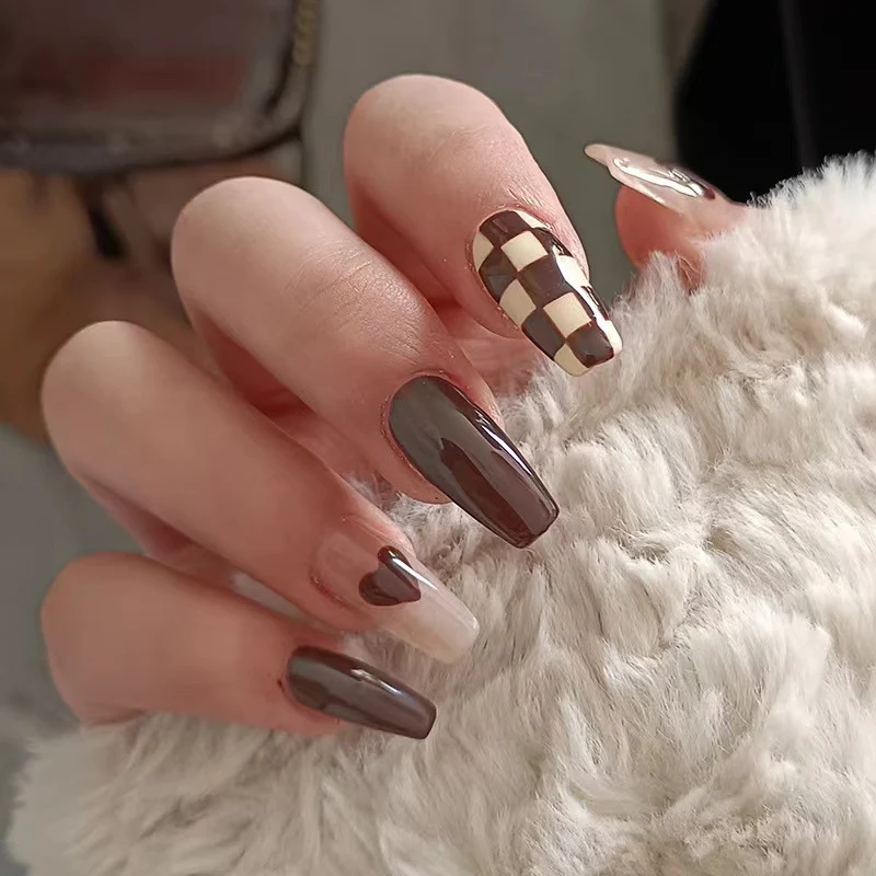 Artistic Checkered Nail Art Stornfield